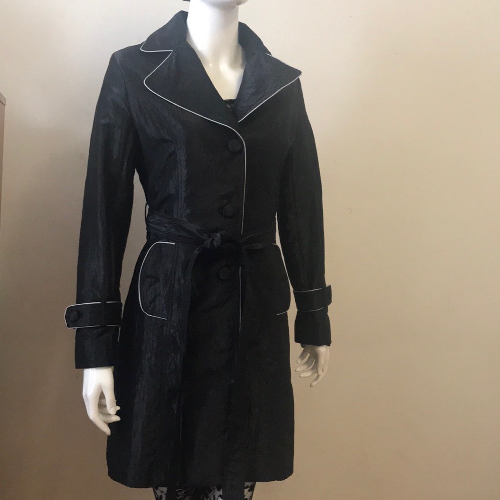 10% off Spring black coat